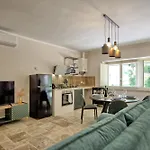 Borgo Ariano Near By Posarellivillas Apartment