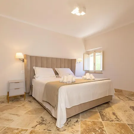Borgo Ariano Near By Posarellivillas דירה