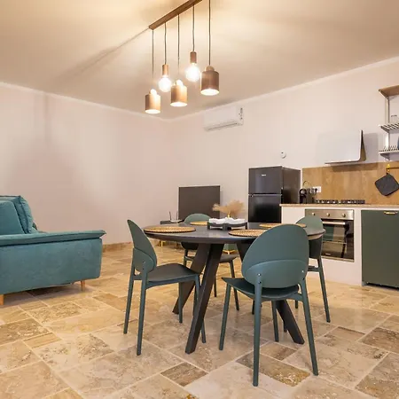 Borgo Ariano Near By Posarellivillas דירה