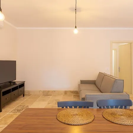 Borgo Ariano Near By Posarellivillas דירה