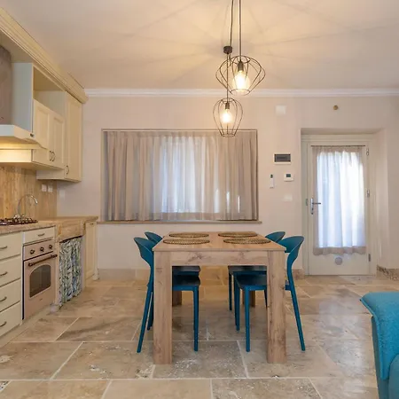 Borgo Ariano Near By Posarellivillas דירה