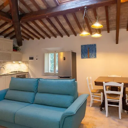 Borgo Ariano Near By Posarellivillas דירה